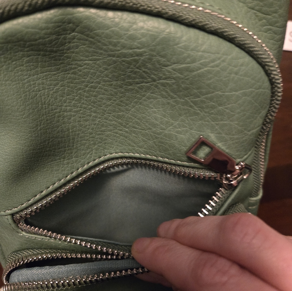 Malibu Skye Vegan Leather Green Crossbody Sling Bag With Adjustable Strap - Picture 3 of 9